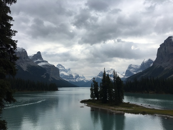 photo of Maligne Lake with cloudy skies